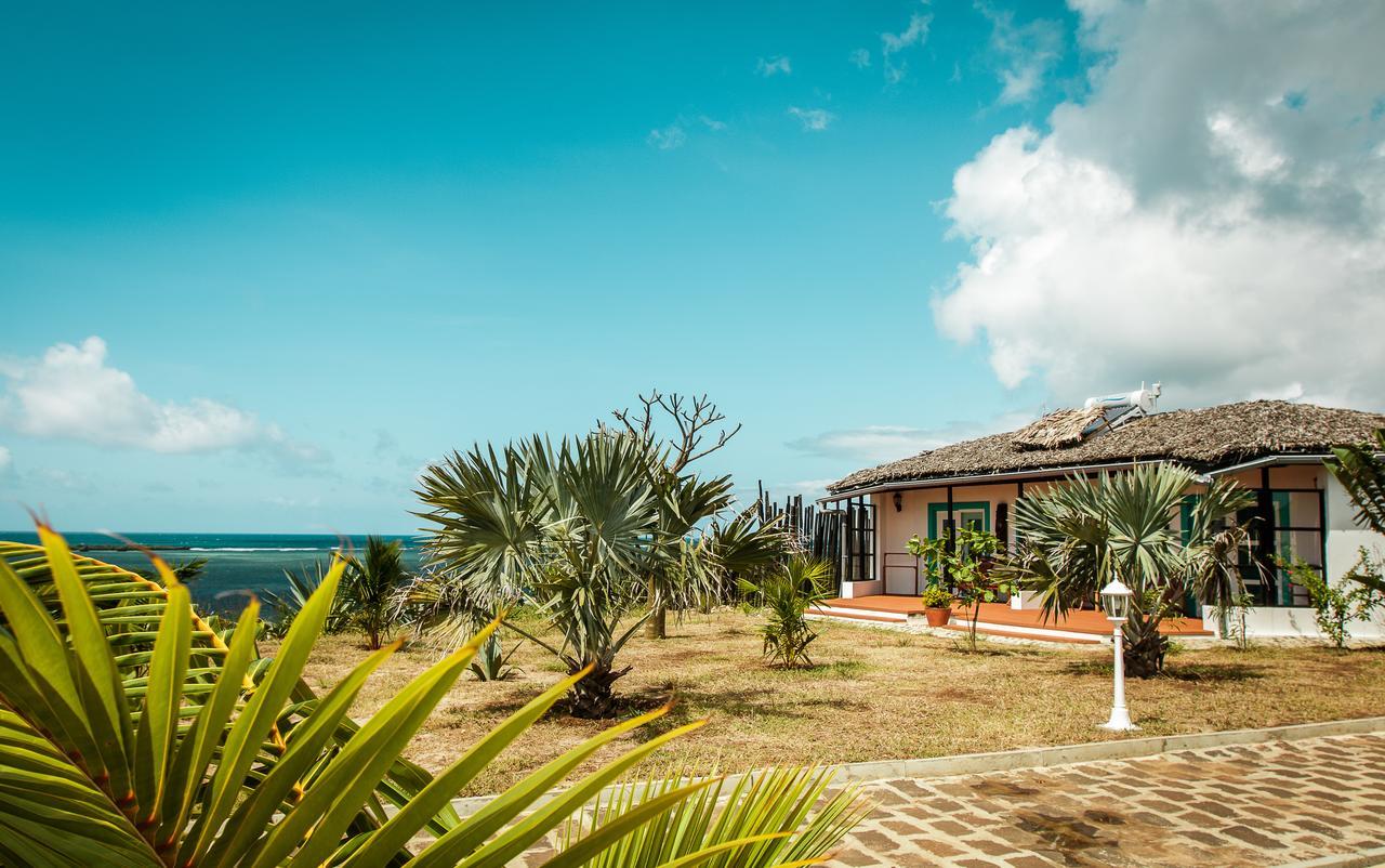 Mantasaly Hotel Ramena Bagian luar foto